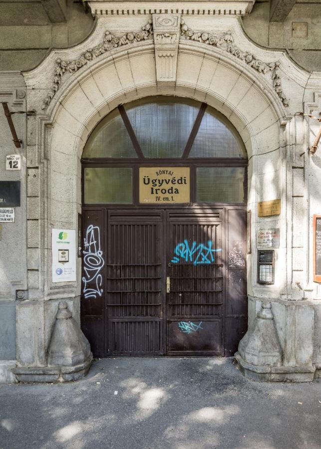 V12 Apartments Budapeste Exterior foto
